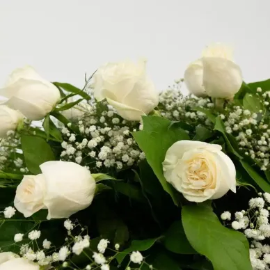 Ramo de rosas blancas 2