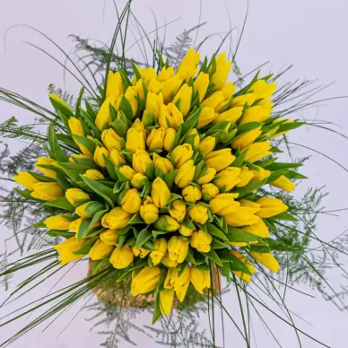Comprar Ramo de 101 Tulipanes en Base de Cristal en Barcelona | Flores 2
