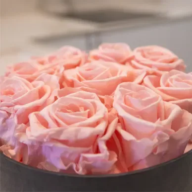 Comprar Caja de Rosas Preservadas LULU Rose en Barcelona | Flores Artificiales o Liofilizadas 2