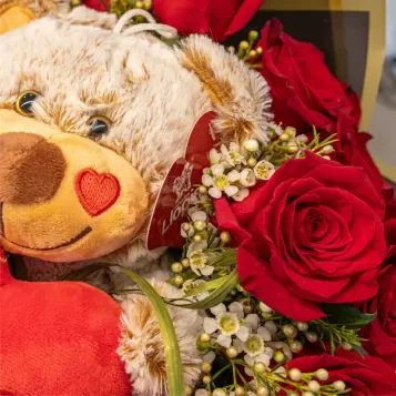 Compra Ram de Roses amb Peluix a Barcelona | Flors amb Peluix