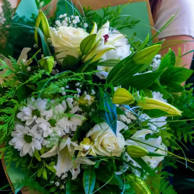 Comprar Ramo de Lilium, Margarita y Rosa en Barcelona | Ramos de Flores
