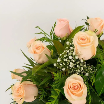 Personaliza tu jarrón de rosas
