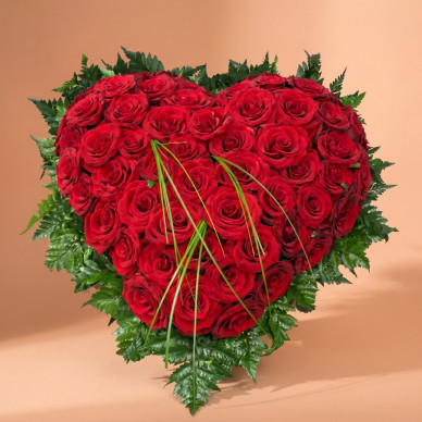 Compra Corazón de Rosas en Barcelona | Flores para Difuntos