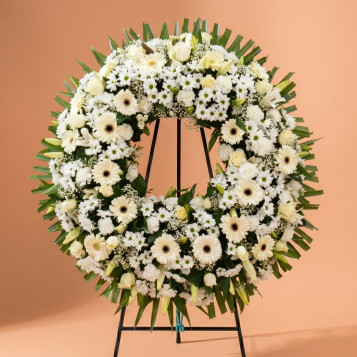 Comprar Corona Anémona en tonos blancos en Barcelona | Coronas