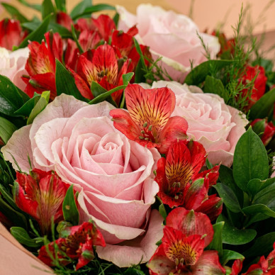 Comprar Ramo de Rosas y Alstromelia en Barcelona | Flores 2
