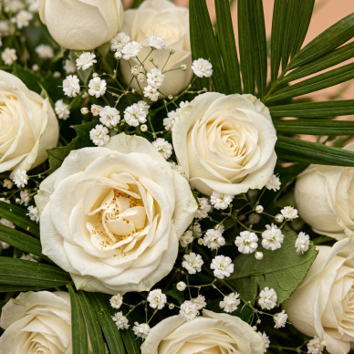 Comprar Corona de Rosas Blancas en Barcelona | Flores para Difuntos 2