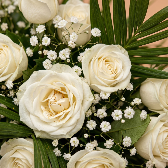Comprar Corona de Rosas Blancas en Barcelona | Flores para Difuntos