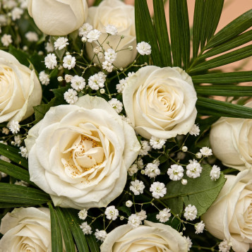 Comprar Corona de Rosas Blancas en Barcelona | Flores para Difuntos