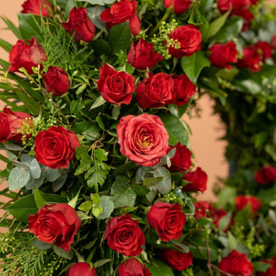 Compra Corona de Rosas en Barcelona | Flores para Difuntos 2